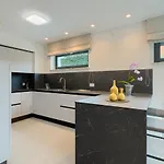 Cascada Villa