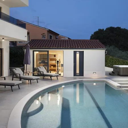 Cascada Villa