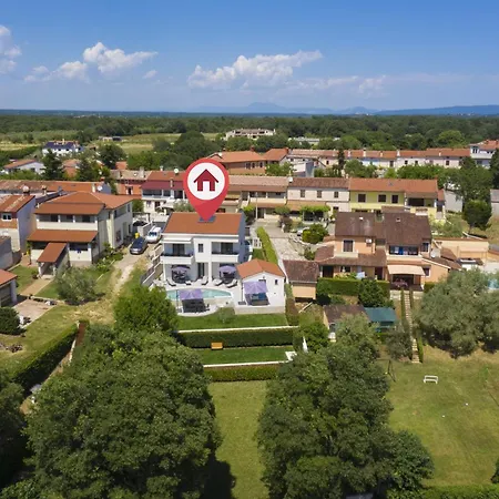 Cascada Villa *